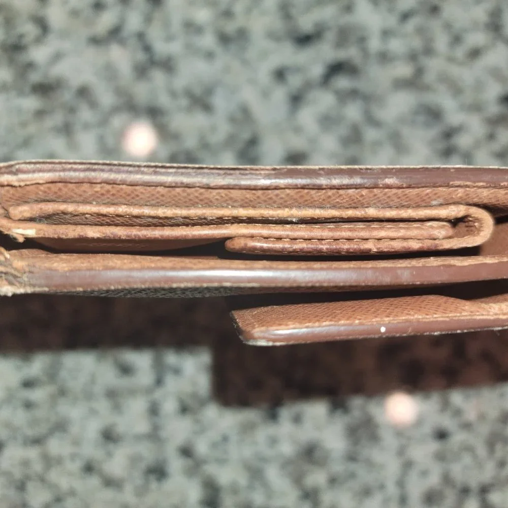 🎉 Louis Vuitton trifold monogram wallet - Picture 9 of 9